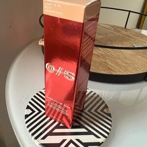 O/S Turn Up The Base Foundation - Light 15 (R)